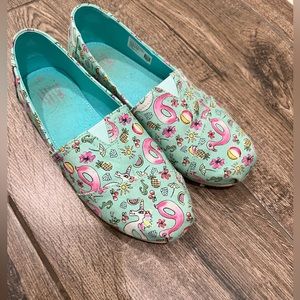 Toms flamingo pool party size 5Y